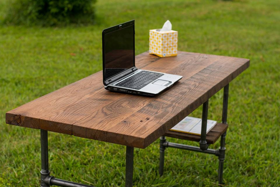 Reclaimed Wood Desk DIY
 16 Amazing DIY Projects For Your Home You Can Make From