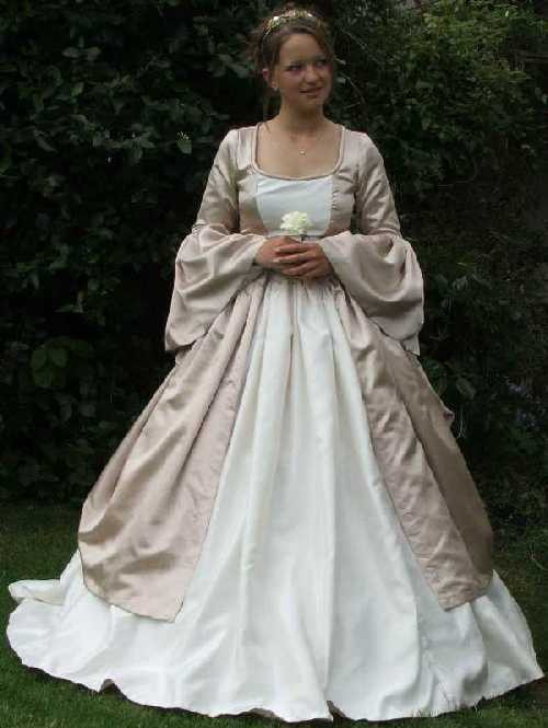 Renaissance Wedding Gowns
 Wedding in Renaissance style Wedding Planner Tuscany