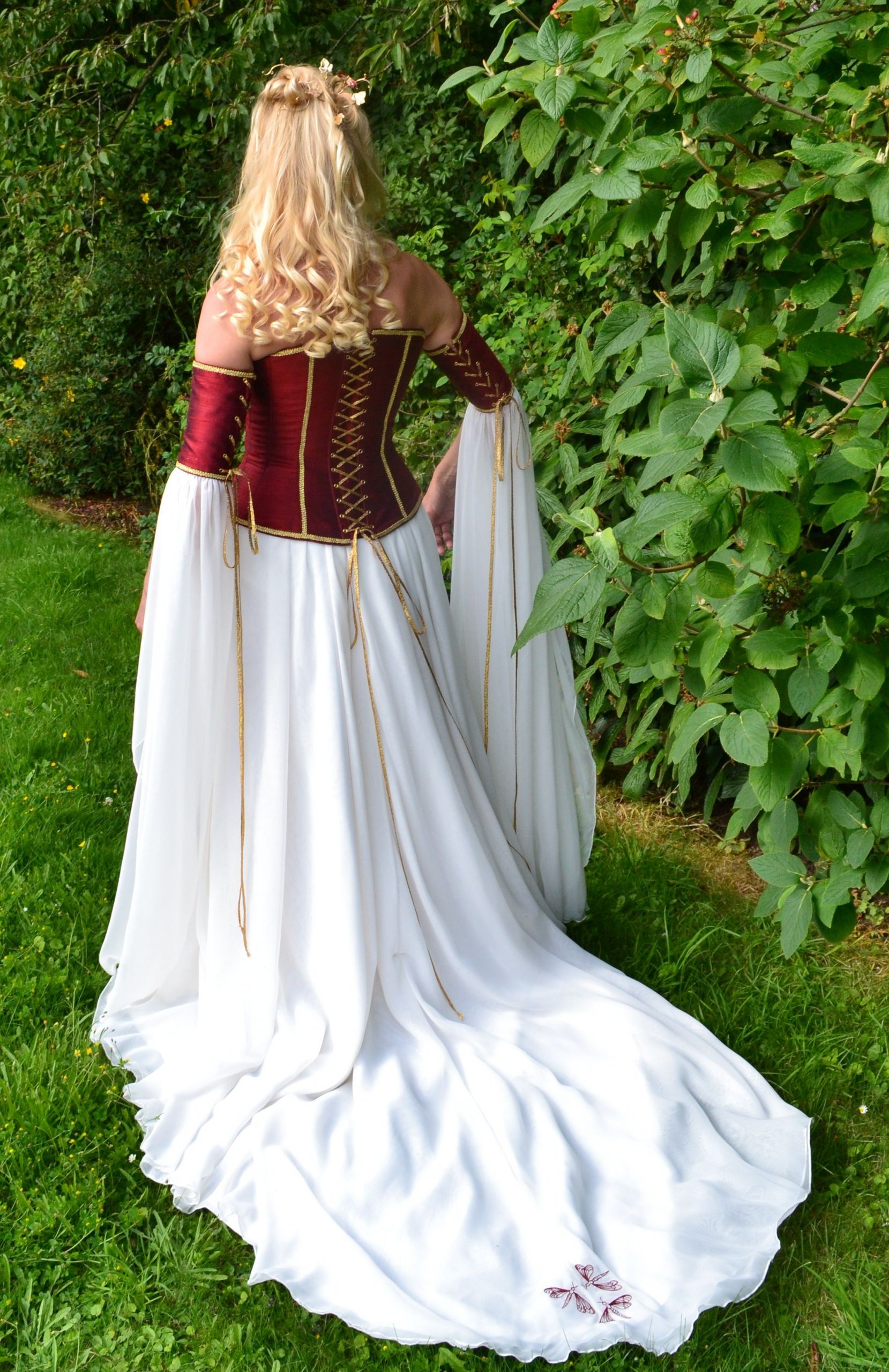 Renaissance Wedding Gowns
 Me val Wedding