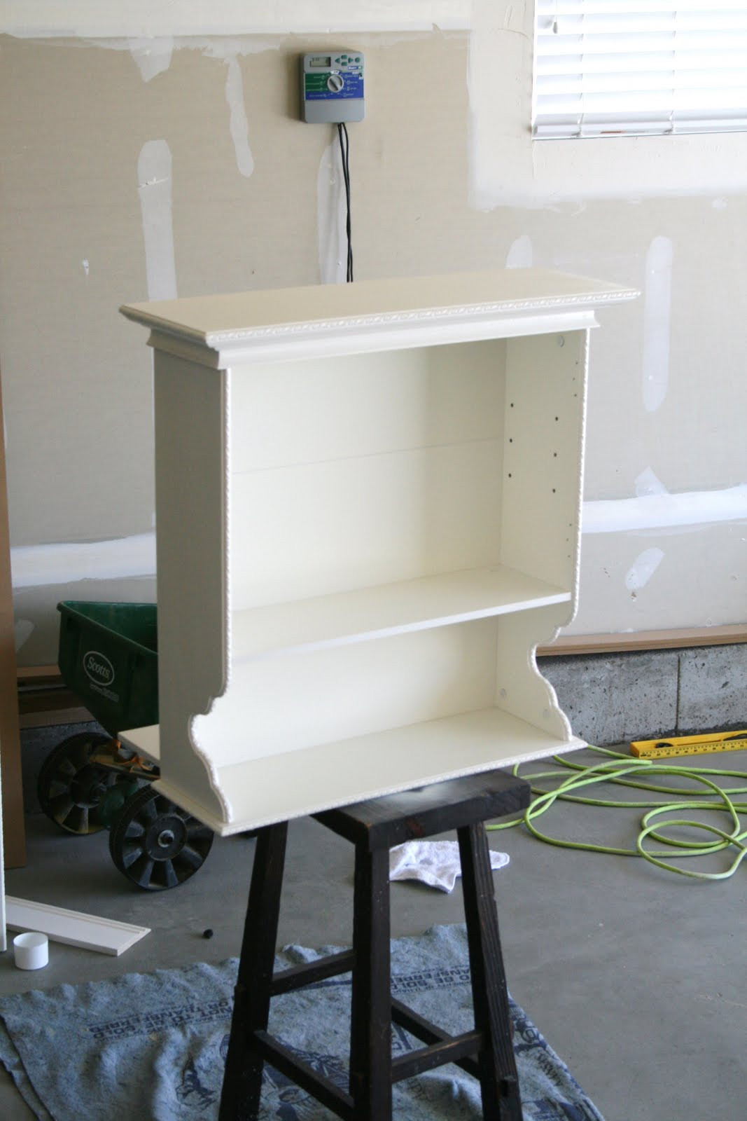 Repaint Bathroom Cabinet
 Repainting a Bathroom Cabinet