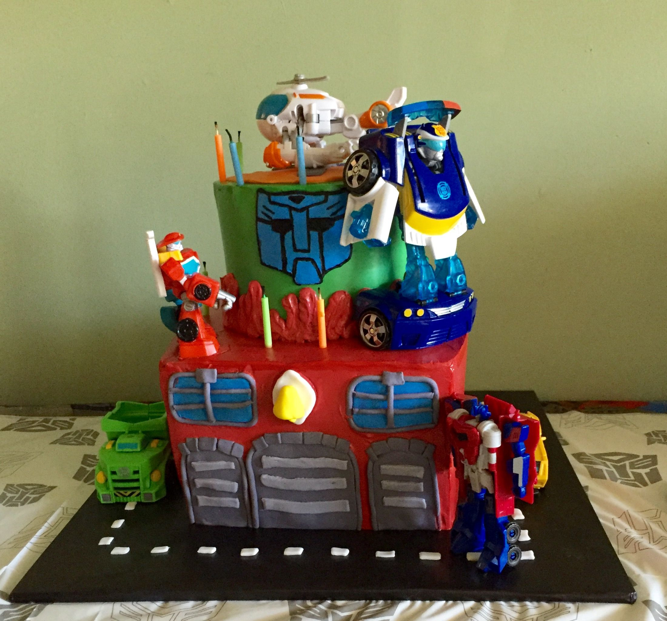Rescue Bots Birthday Cake
 Rescue bot cake