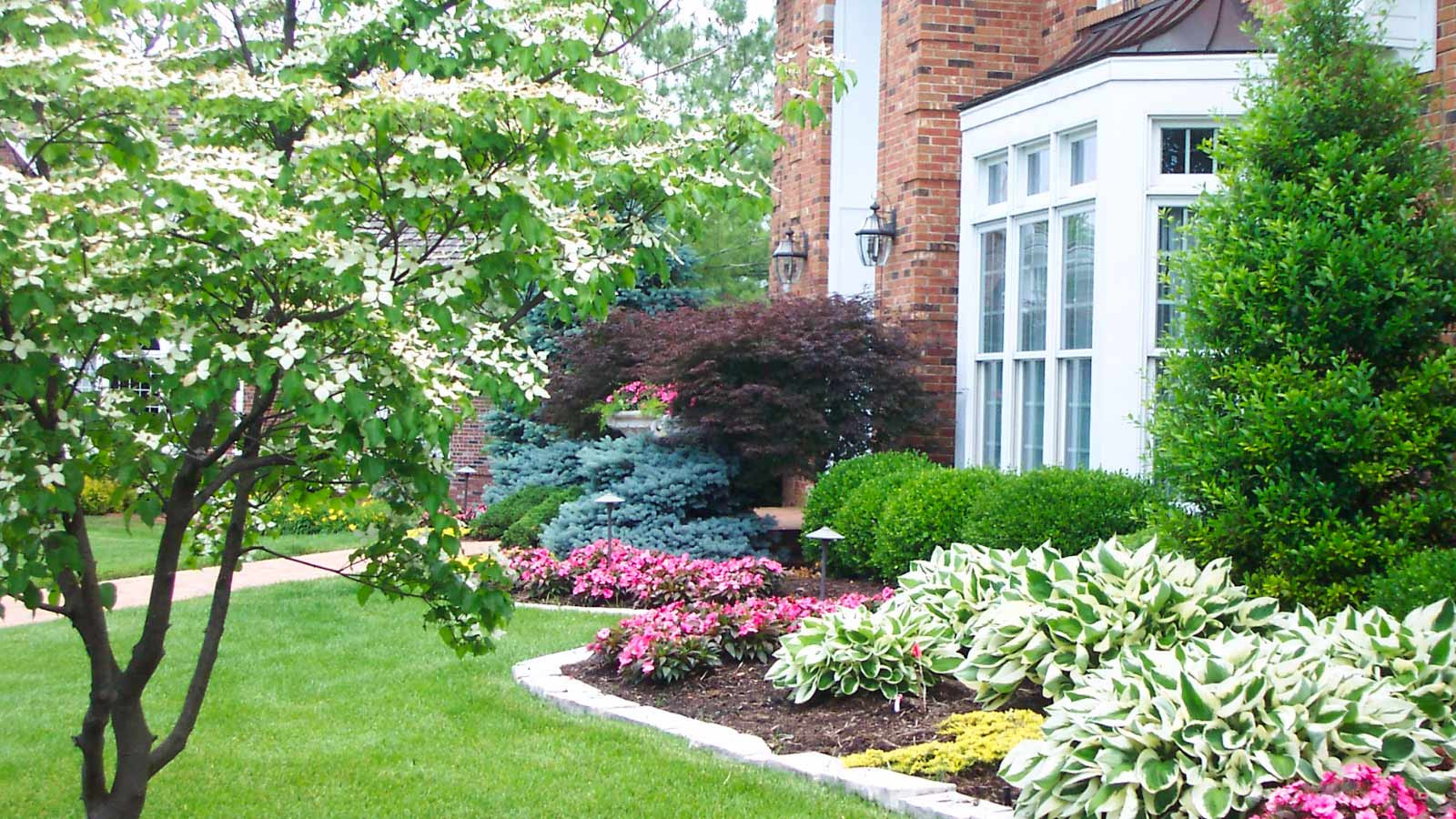 Residential Landscape Designs
 Residential Landscape Maintenance for St Louis Homes