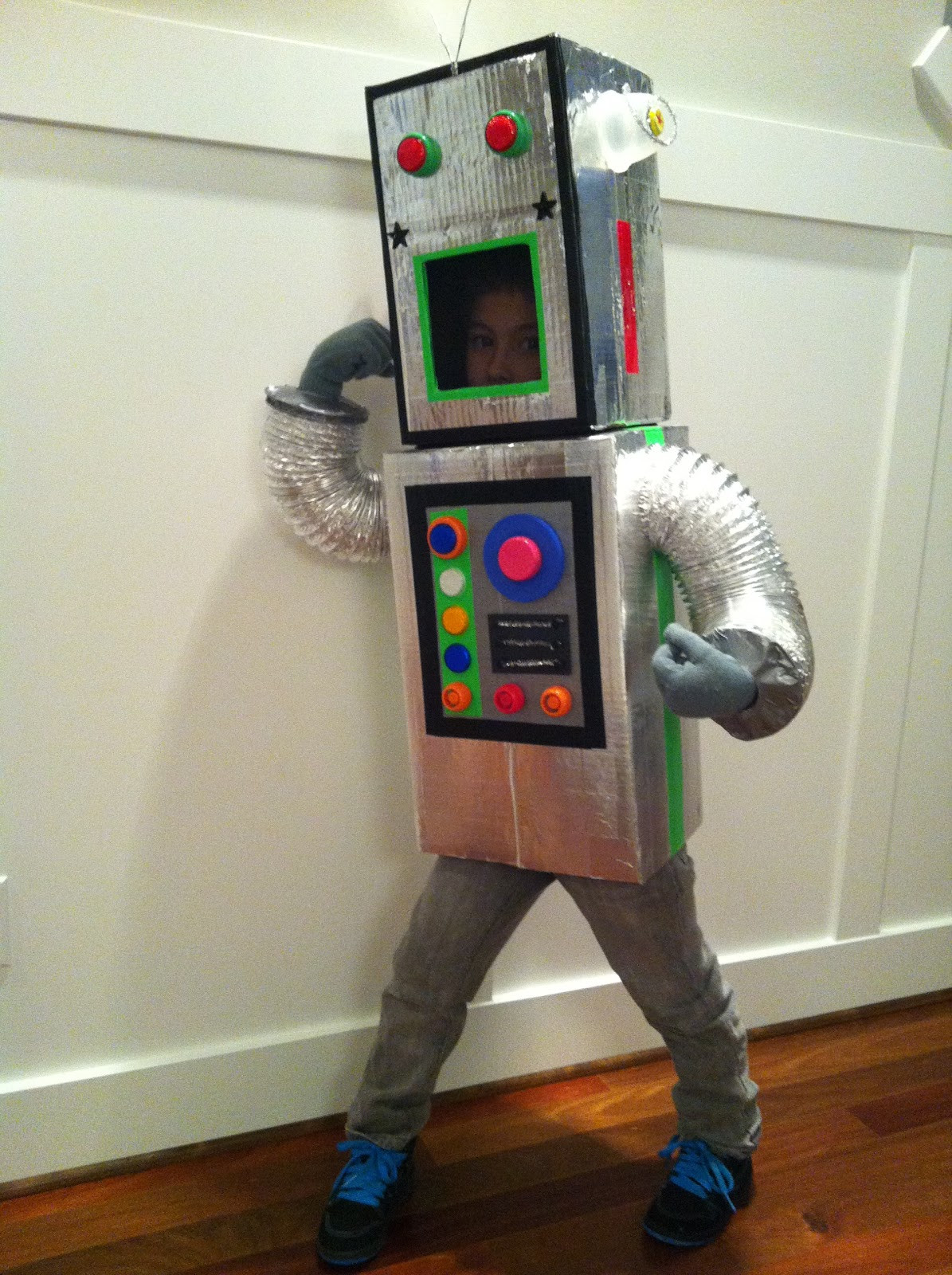 Robot Costume DIY
 The Contemplative Creative Robot Costume