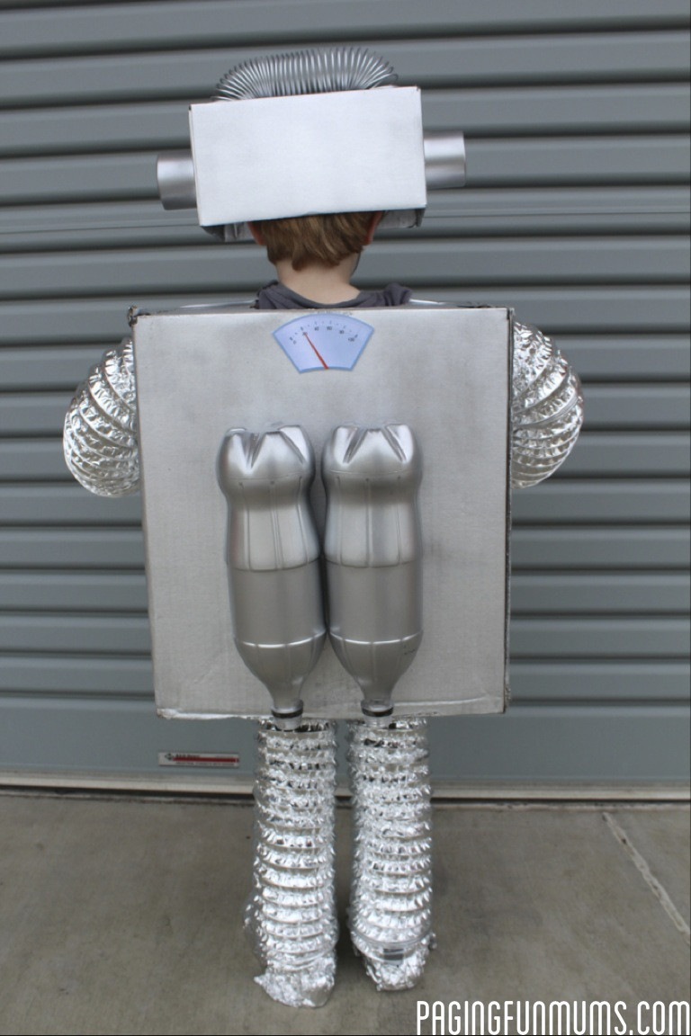 Robot Costume DIY
 How to make the coolest Robot Costume Ever