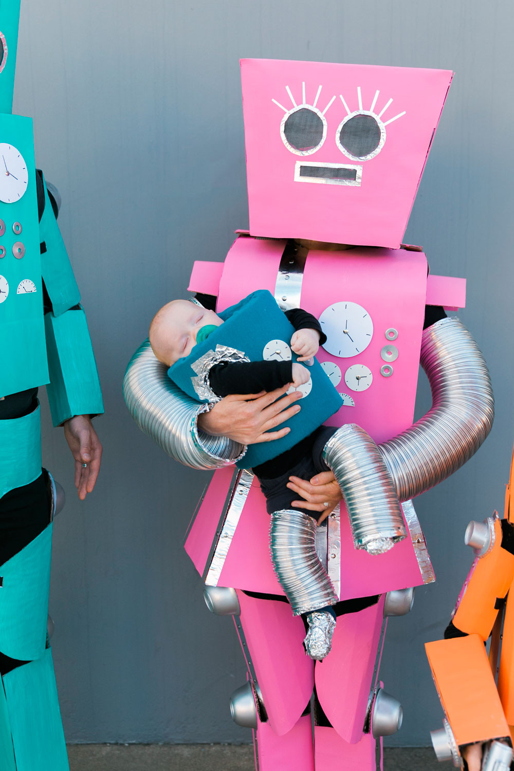 Robot Costume DIY
 DIY ROBOT FAMILY COSTUME Tell Love and Party