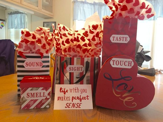 Romantic Valentines Gift Ideas
 Creative Romantic Valentines Day Ideas for Him Her At Home