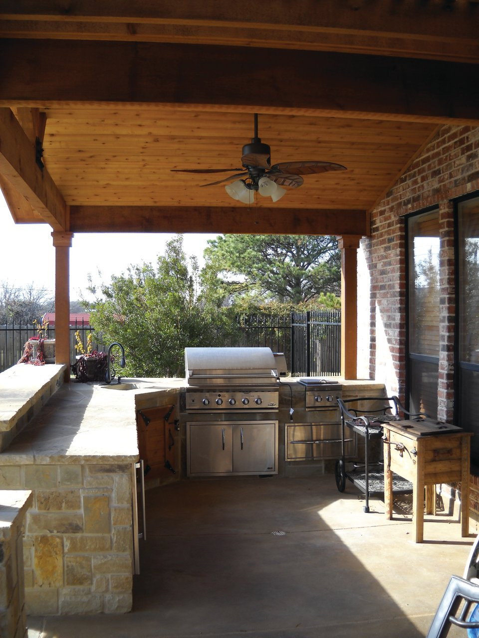 Rustic Outdoor Kitchen
 Rustic Outdoor Kitchen Design