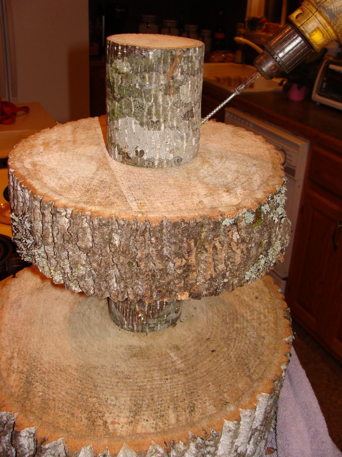 Rustic Wedding Cake Stand
 Guest Project — Throw a Rustic Wedding & make a DIY Tree