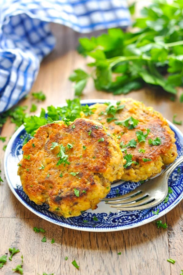 Salmon Patties With Canned Salmon
 Easy Salmon Patties Recipe The Seasoned Mom