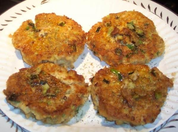 Salmon Patties With Canned Salmon
 How to Make the World s Best Salmon Patties w Canned Salmon