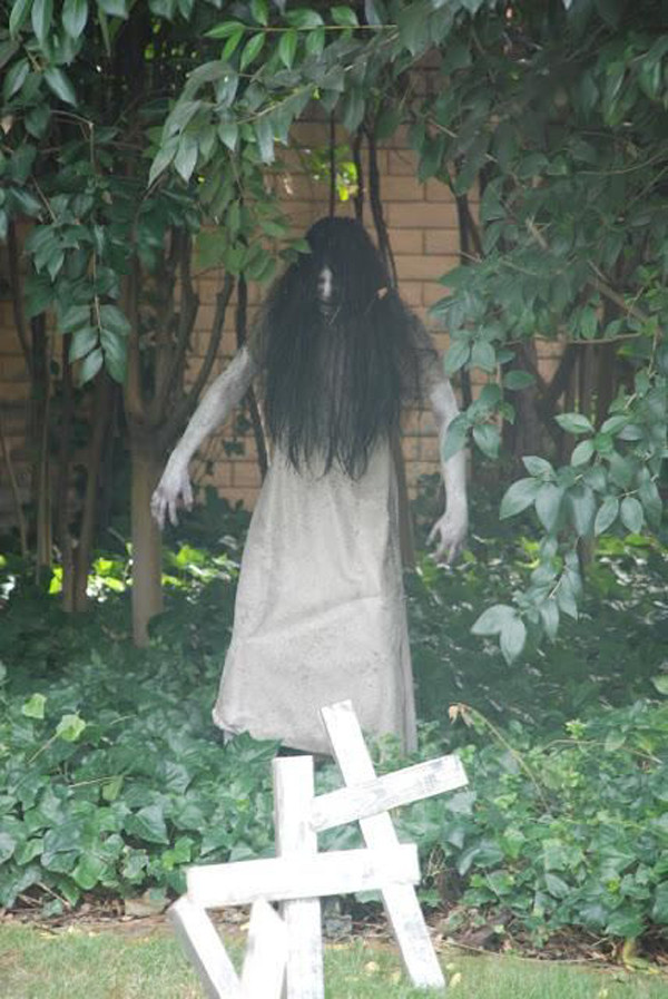 Scary Outdoor Halloween Decorations
 25 Cool And Scary Halloween Decorations