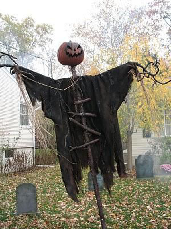 Scary Outdoor Halloween Decorations
 25 Cool And Scary Halloween Decorations