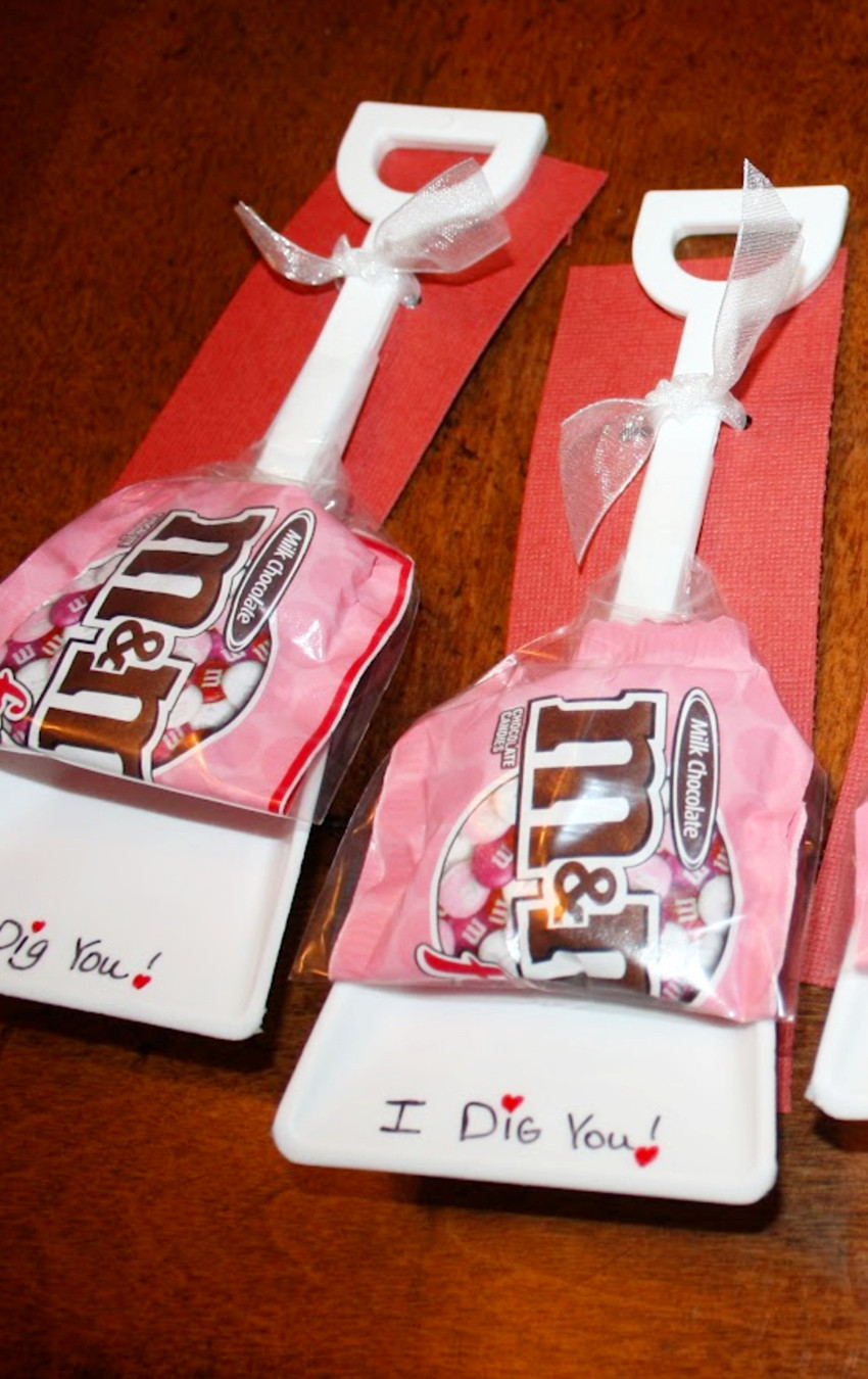 School Valentine Gift Ideas
 DIY School Valentine Cards for Classmates and Teachers