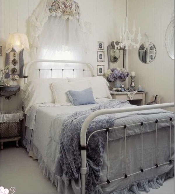 Shabby Chic Bedroom Accessories
 33 Cute And Simple Shabby Chic Bedroom Decorating Ideas