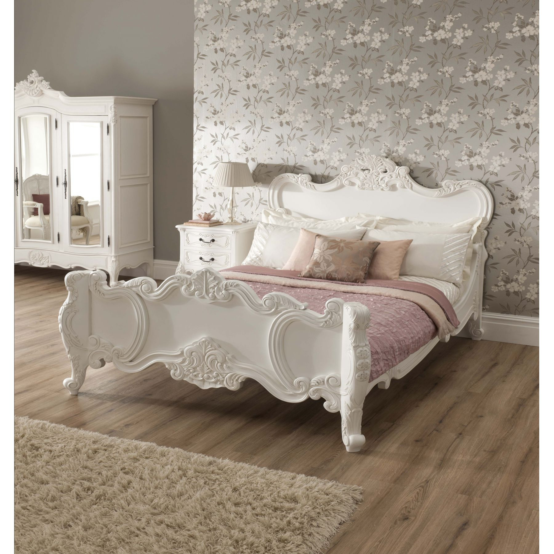 Shabby Chic Bedroom Furniture Sets
 Vintage Your Room with 9 Shabby Chic Bedroom Furniture