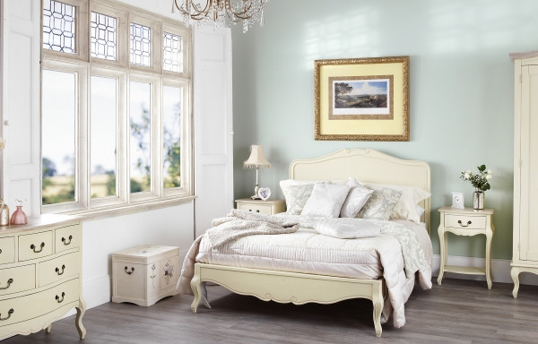 Shabby Chic Bedroom Furniture
 Shabby Chic Bedroom Collection