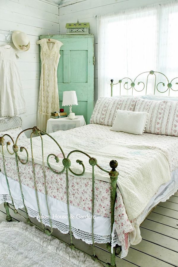 Shabby Chic Bedroom Ideas
 33 Sweet Shabby Chic Bedroom Décor Ideas