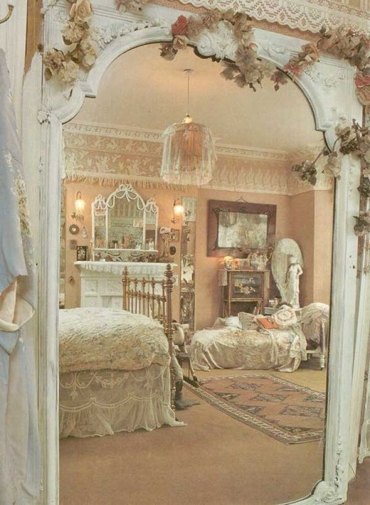 Shabby Chic Bedroom Sets
 33 Cute And Simple Shabby Chic Bedroom Decorating Ideas