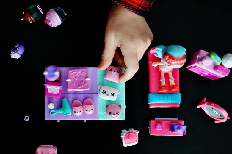 Shopkins Organizer DIY
 Easy DIY Shopkins Storage & Organization Tutorial