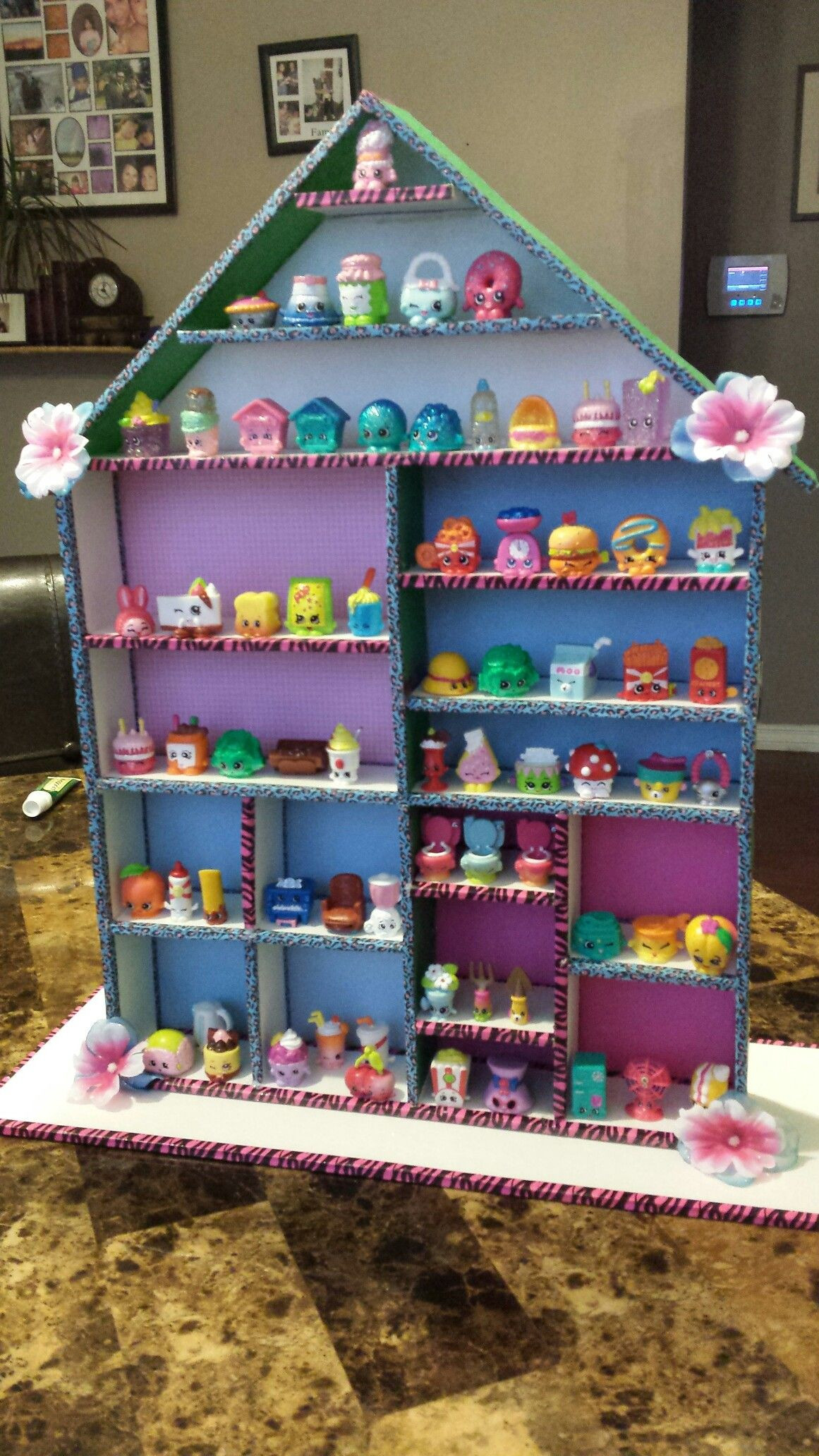 Shopkins Organizer DIY
 Shopkin house