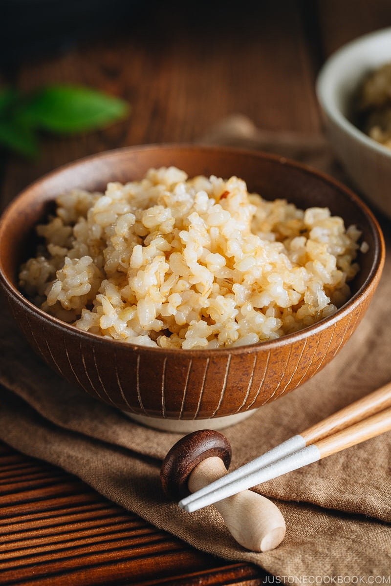 Short Grain Brown Rice Cooking
 Instant Pot Brown Rice 玄米の炊き方 • Just e Cookbook