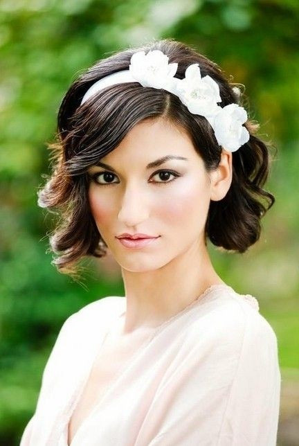 Short Wedding Hairstyles For Bridesmaids
 Bridesmaid Hairstyles for Short Hair PoPular Haircuts