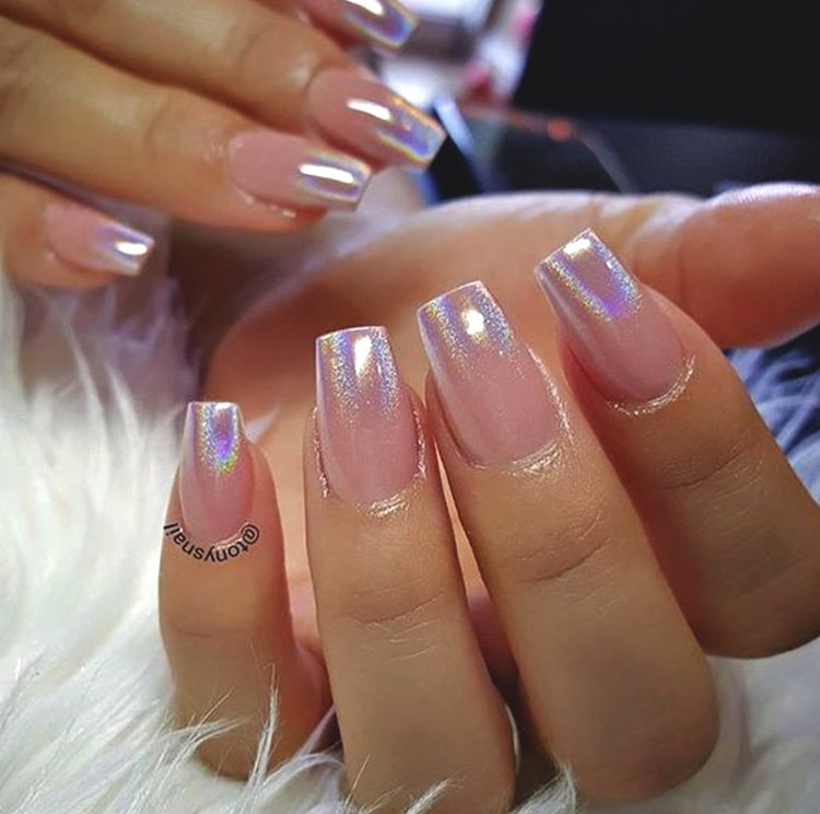 Silver Glitter Ombre Nails
 10 Elegant Rose Gold Nail Designs