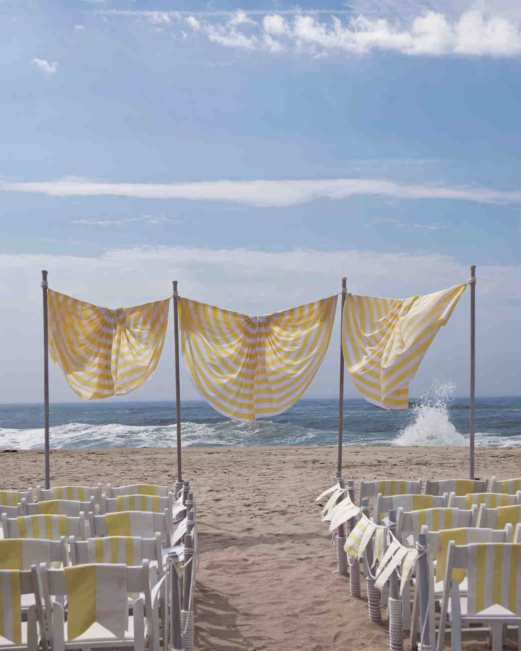 Simple Beach Wedding Ideas
 Outdoor Wedding Decorations That Are Easy to DIY