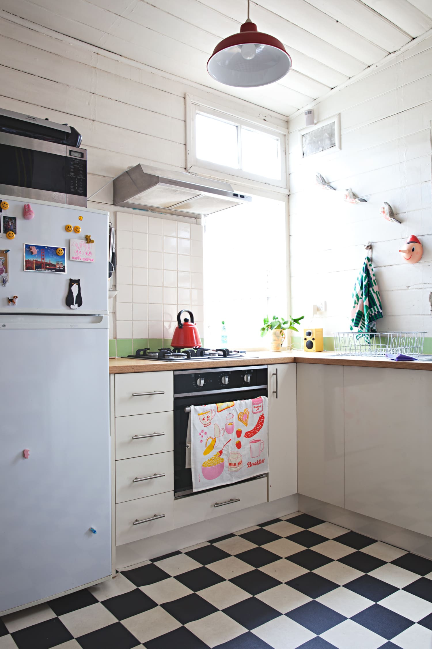 Small Apartment Kitchen Storage Ideas
 21 Best Small Kitchen Storage & Design Ideas