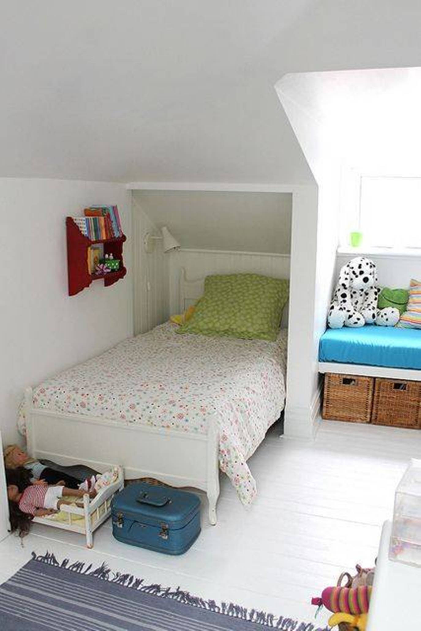 Small Attic Bedroom Ideas
 Adorable designs for an attic space