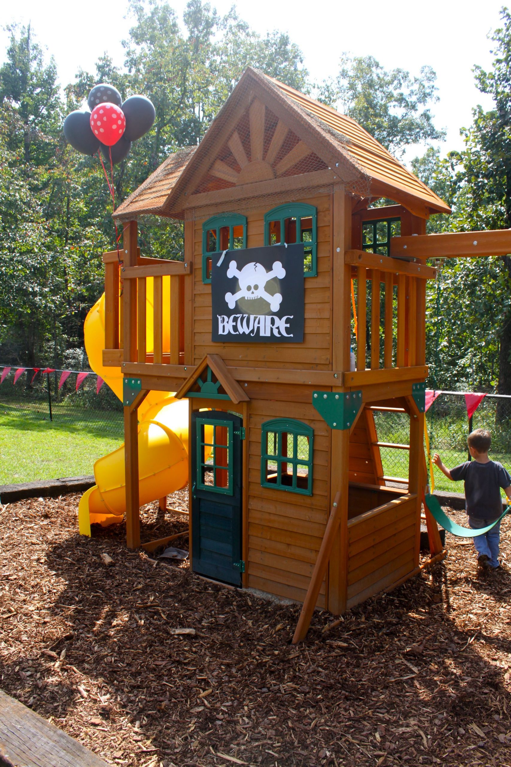 Small Backyard Playground Sets
 Decorate our outdoor playset