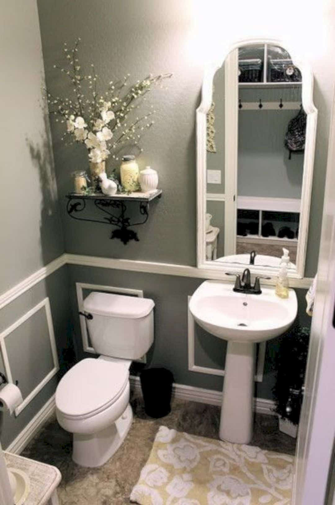 Small Bathroom Decorating Ideas
 17 Awesome Small Bathroom Decorating Ideas