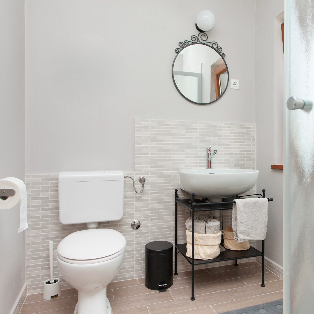 Small Bathroom Inspiration
 10 Small Bathroom Ideas That Make a Big Impact