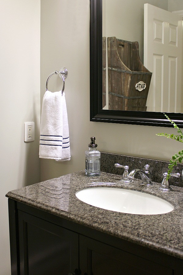 Small Bathroom Makeover
 Small Bathroom Makeover and Organization Ideas Clean and