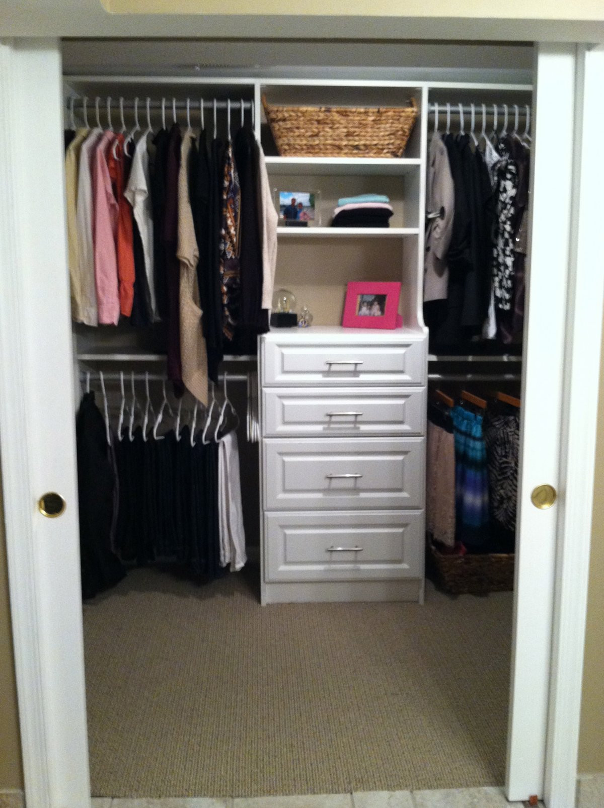 Small Bedroom Closet
 Small Bedroom Closet Organization Ideas – HomesFeed