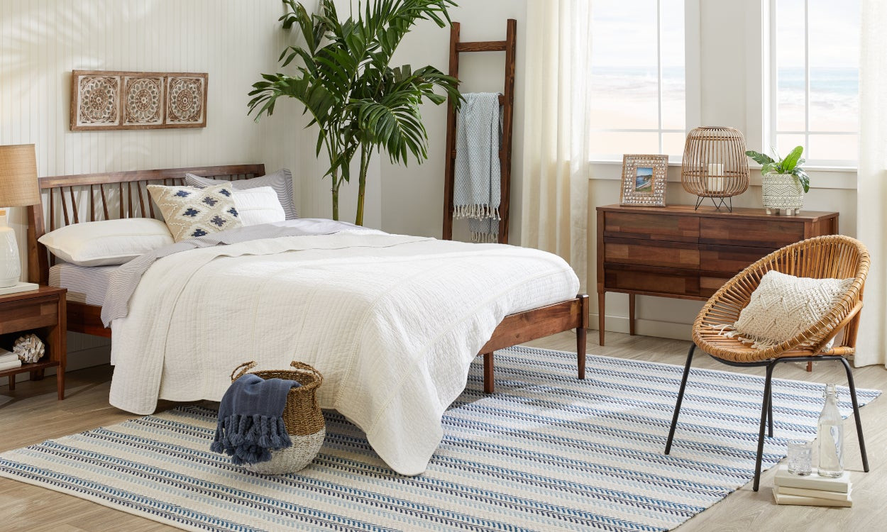 Small Bedroom Rugs
 5 Ideas to Choose The Perfect Bedroom Area Rug
