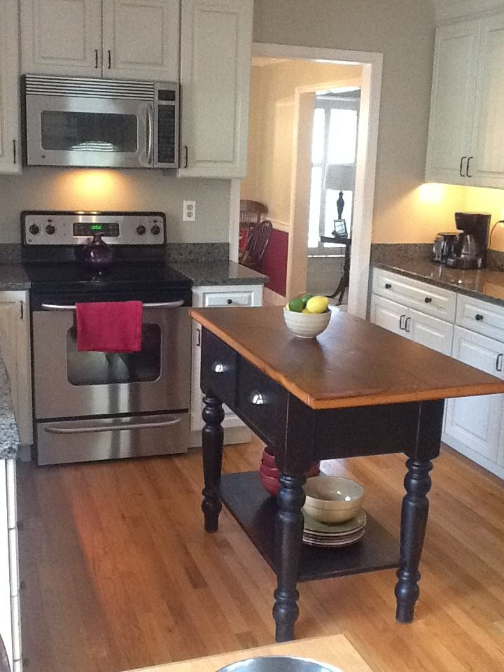 Small Black Kitchen Island
 Small Kitchen Island with a e Sided Overhang