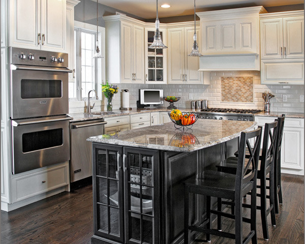 Small Black Kitchen Island
 Would a Small Kitchen Look Good with Black Cabinets