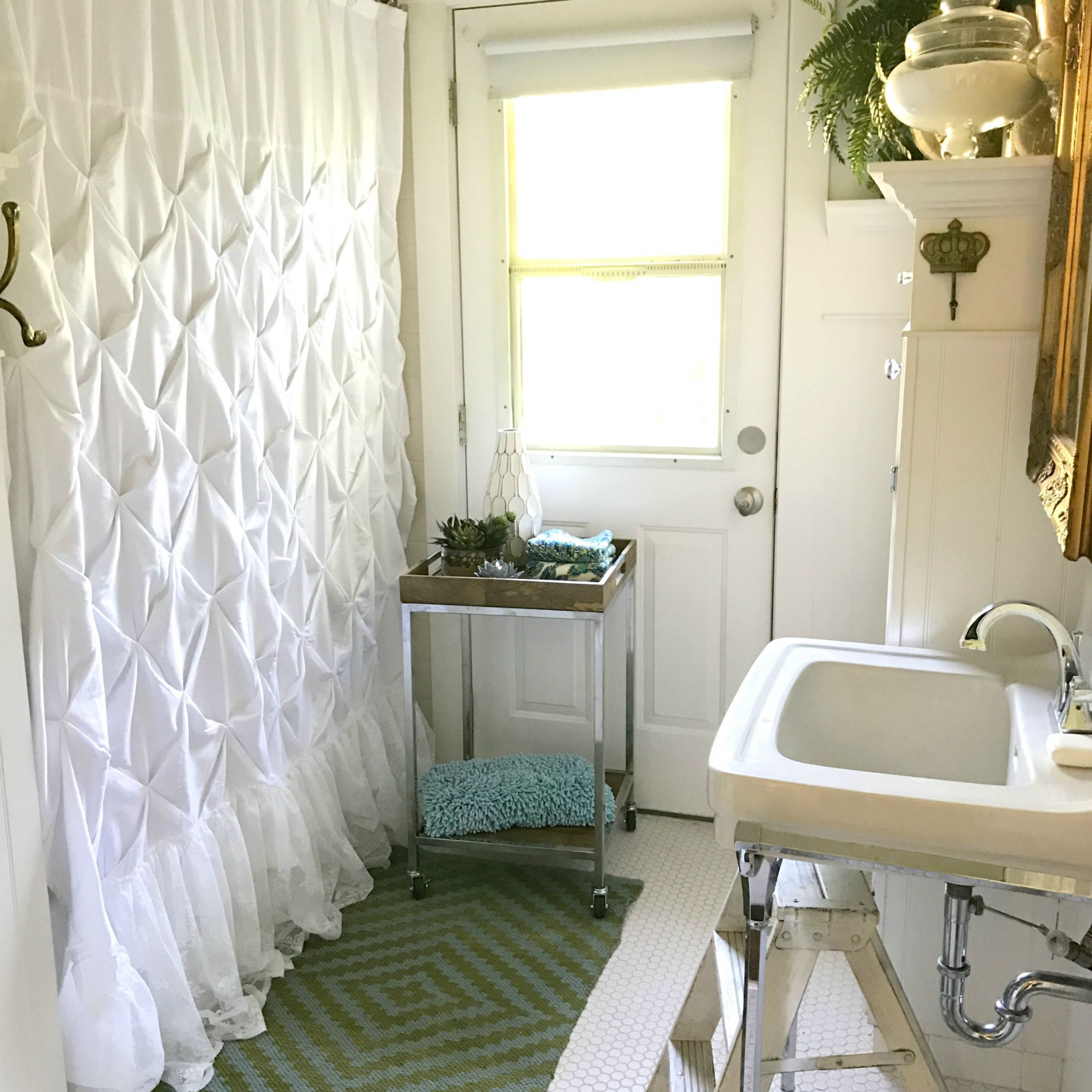 Small Farmhouse Bathroom
 Updating a Small Farmhouse Bathroom Hallstrom Home