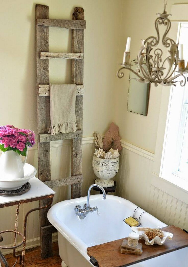 Small Farmhouse Bathroom
 32 Farmhouse Small Bathroom Remodel and Decorating Ideas