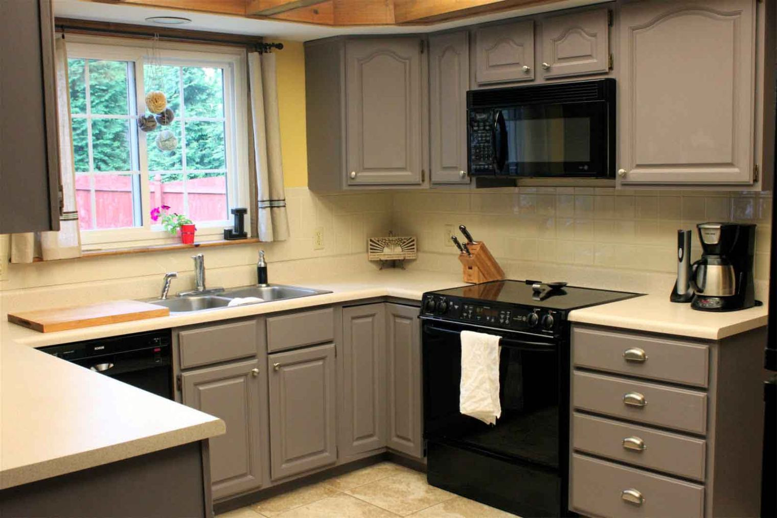 Small Kitchen Furniture
 17 Superb Gray Kitchen Cabinet Designs