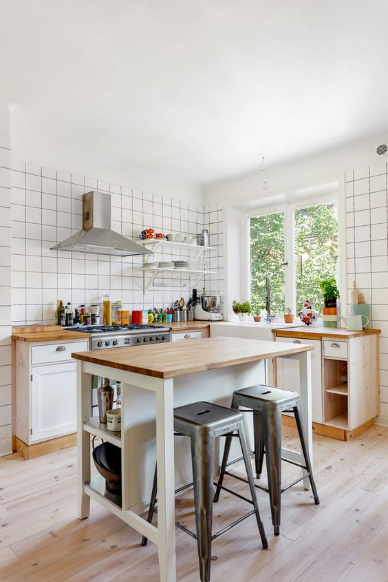 Small Kitchen Island With Stools
 30 Kitchen Islands With Seating And Dining Areas DigsDigs