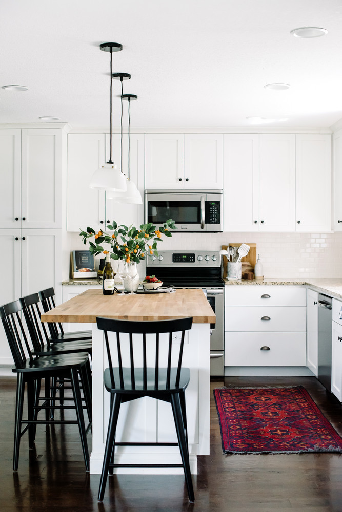 Small Kitchen Island With Stools
 How To Choose the Right Bar Stools For Your Kitchen Island