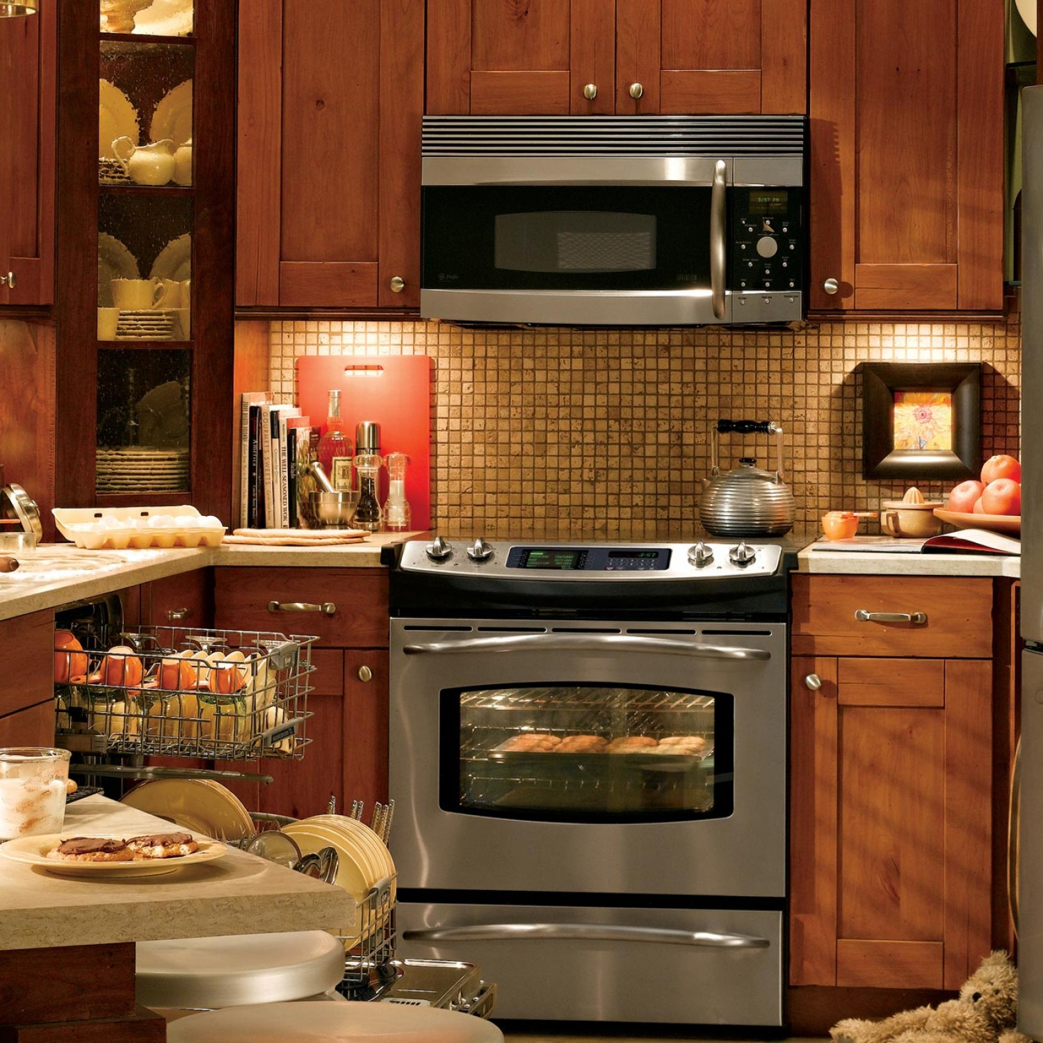 Small Kitchen Oven
 Smart & Wise space utilization for very small kitchens