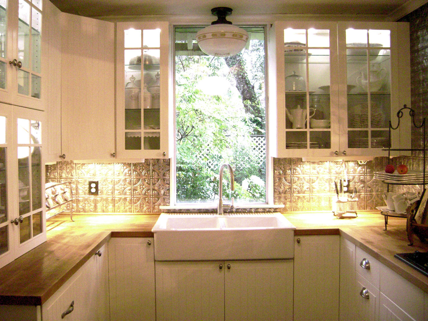 Small Kitchen Windows
 LaurieAnna s Vintage Home Small Kitchen Big Surprises