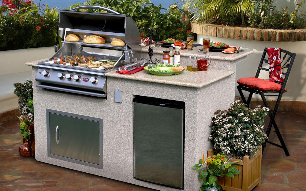 Small Outdoor Kitchen Ideas
 Outdoor Kitchen Ideas That Will Keep You Outside The