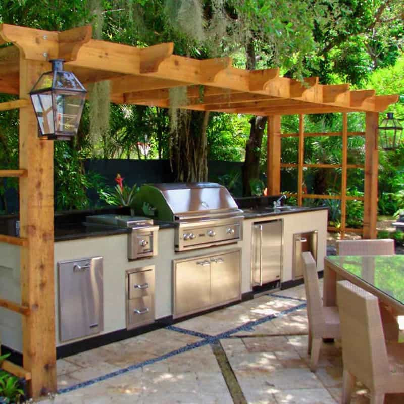 Small Outdoor Kitchen Ideas
 30 Outdoor Kitchens and Grilling Stations