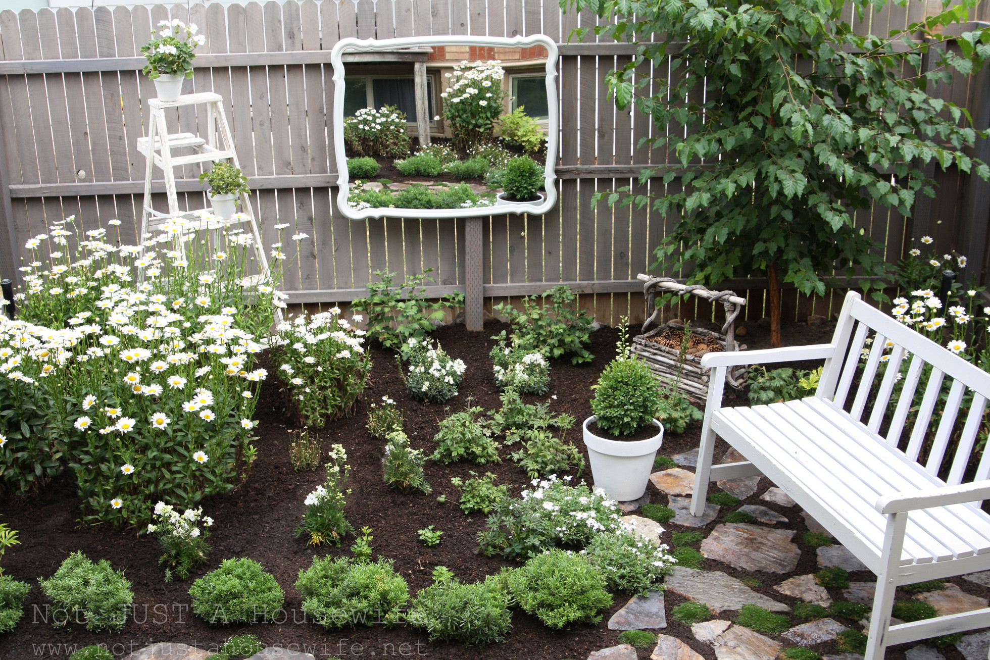 Small Space Backyard Ideas
 Small Backyard Ideas