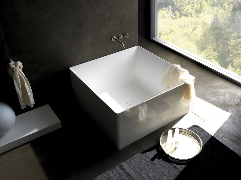 Small Square Bathroom
 Minimalist Square Bathtub For Modern Bathroom by Colacril