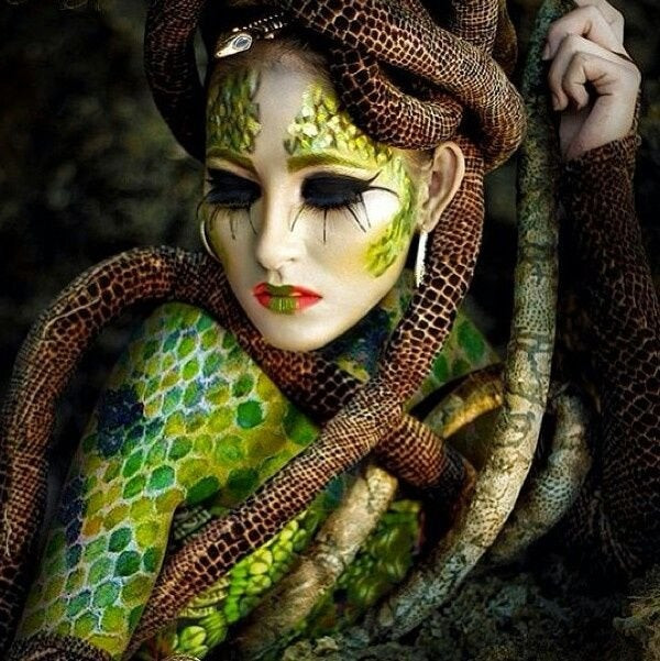 Snake Costume DIY
 A girl in attractive snake costume for Halloween pics